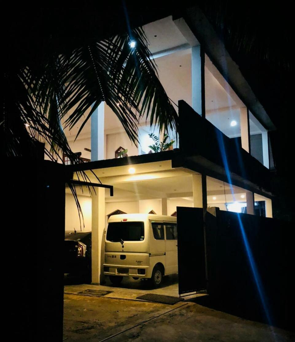 Mama'S Hostel Ahangama Extérieur photo